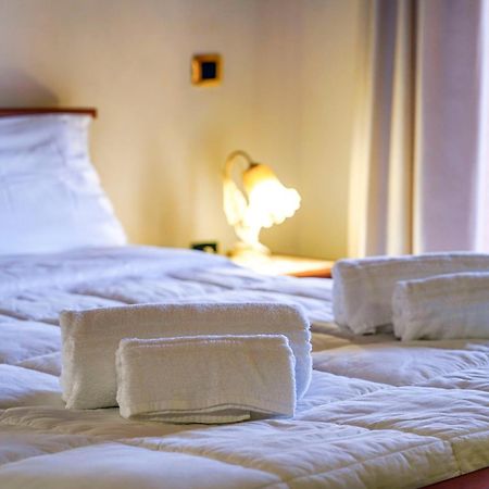 Tenuta Un Posto Al Sole Luxury B&B Rossano Stazione Bagian luar foto