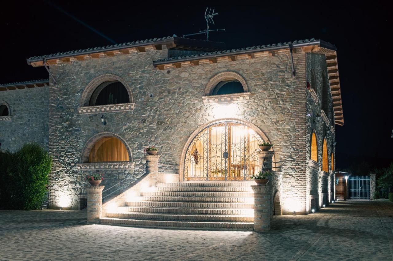 Tenuta Un Posto Al Sole Luxury B&B Rossano Stazione Bagian luar foto
