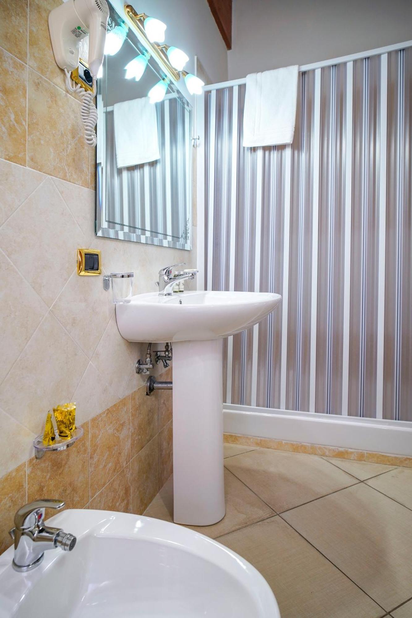 Tenuta Un Posto Al Sole Luxury B&B Rossano Stazione Bagian luar foto